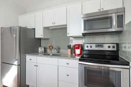109 E Cannon 