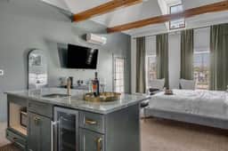 EH #7 Prem Kg Suite