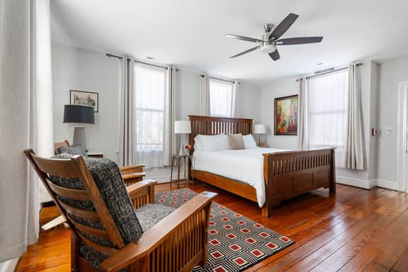 109 E Cannon 