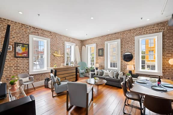 192 East Bay, 300