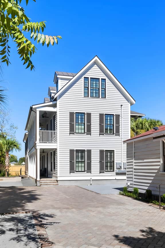 154 E Spring