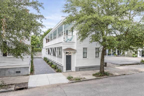 46 3BR UP