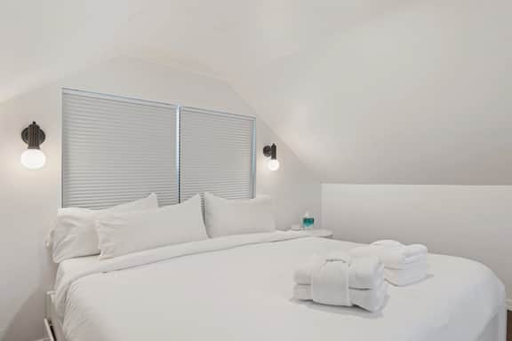 1006 B Carteret