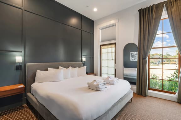 EH #2 King Room NWB